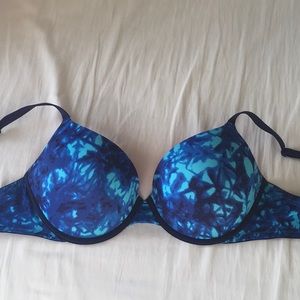 Multiple shades of blue, tie-dye like pattern